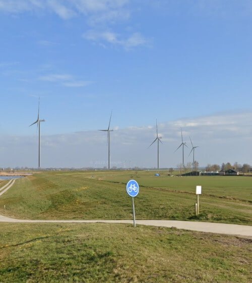 Uitsnede windmolens vanaf Nieuwendijk